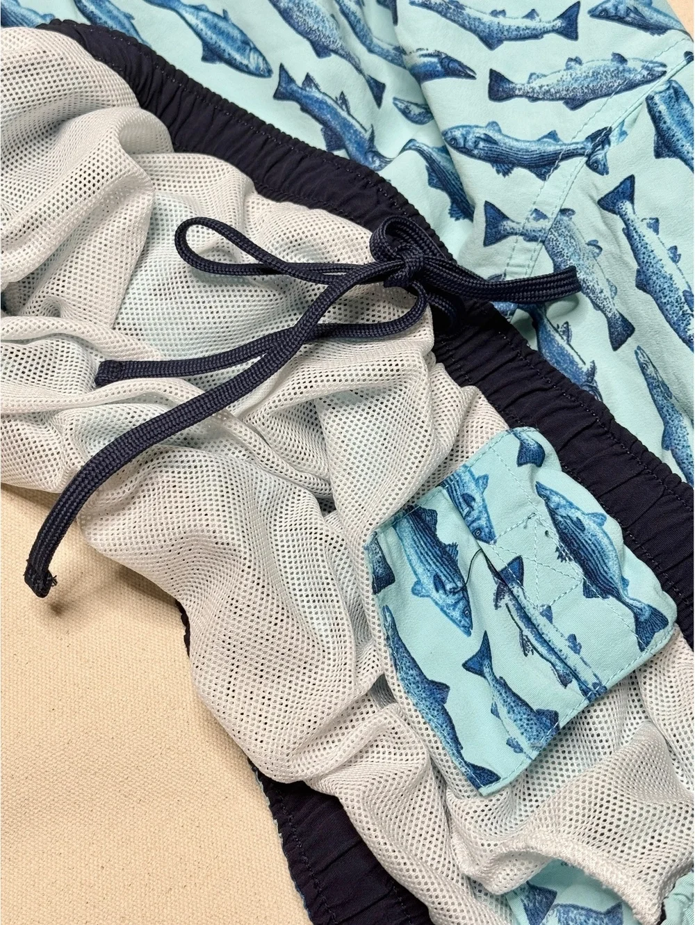 L.L.Bean Men’s Large Fish Print Swim Trunks Blue Mesh Lined Drawstring